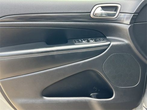 Used 2021 Jeep Grand Cherokee Freedom Edition image 15