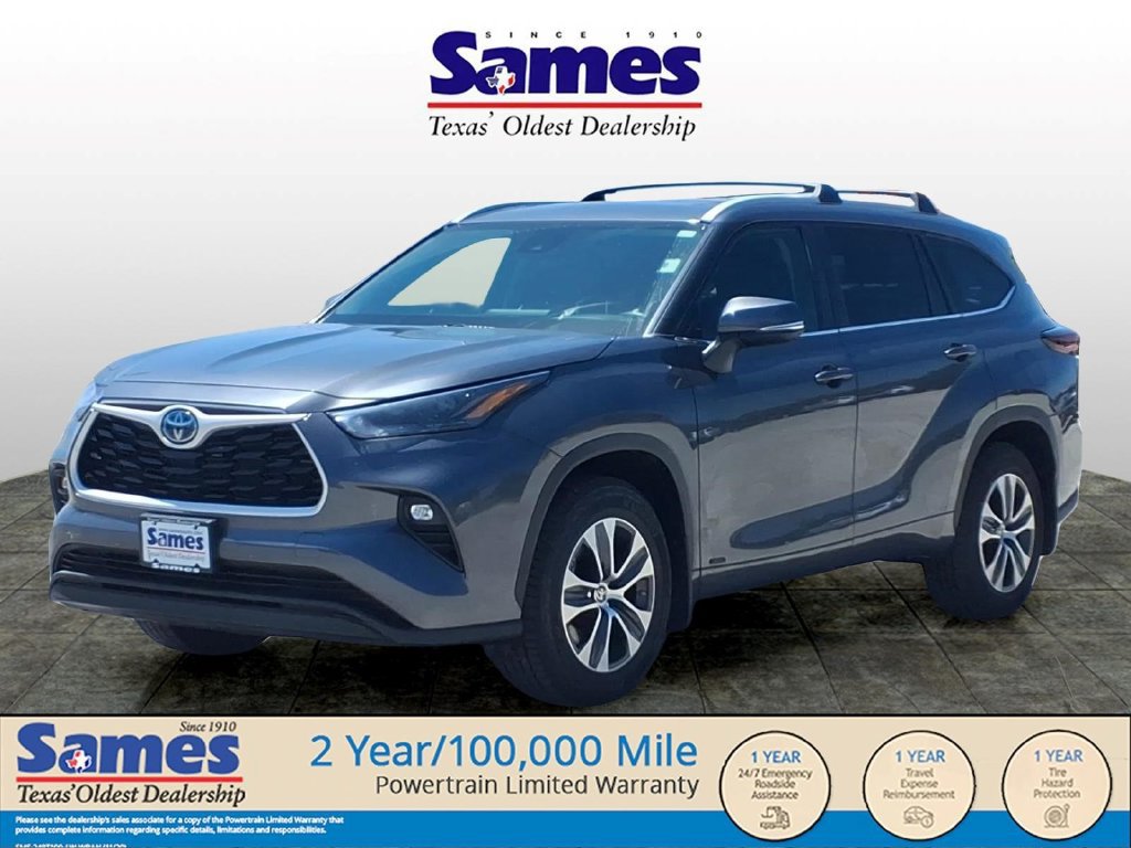 Used 2024 Toyota Highlander XLE AWD/4WD image 3