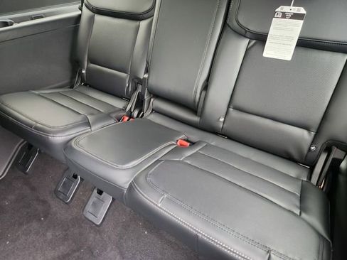 New 2025 Ford Expedition Max Platinum w/ Driver's Package image 24