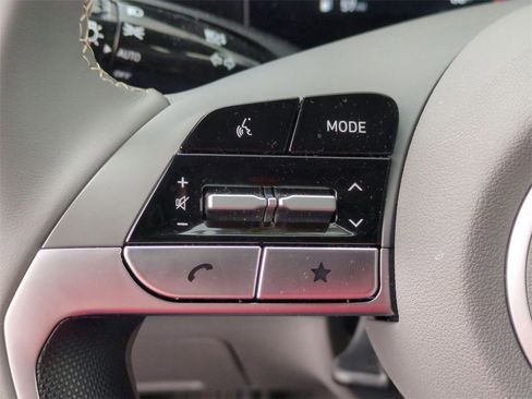 Certified 2025 Hyundai Elantra SEL image 14