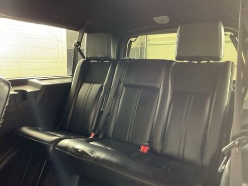 Used 2015 Lincoln Navigator L 4WD image 28