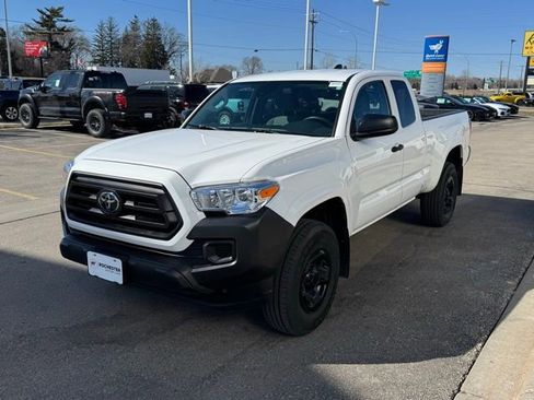 Used 2022 Toyota Tacoma SR image 29