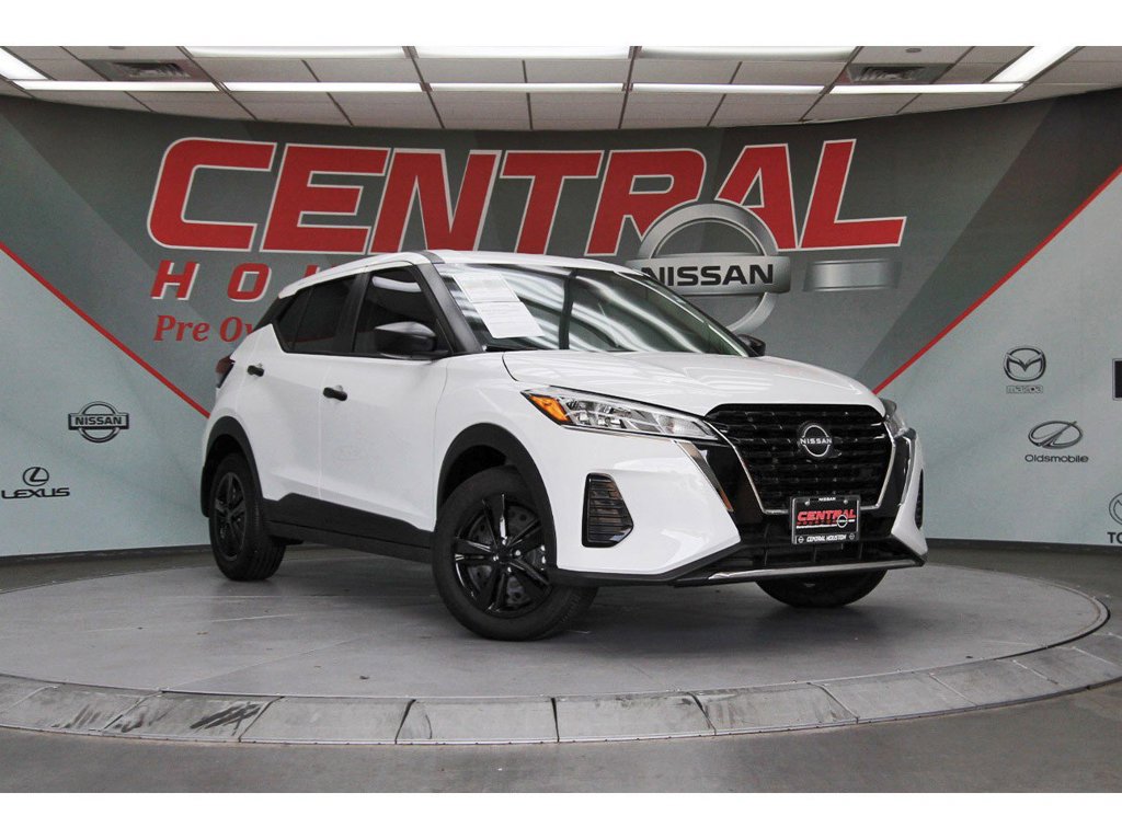 Certified 2025 Nissan Kicks Play S FWD image 1