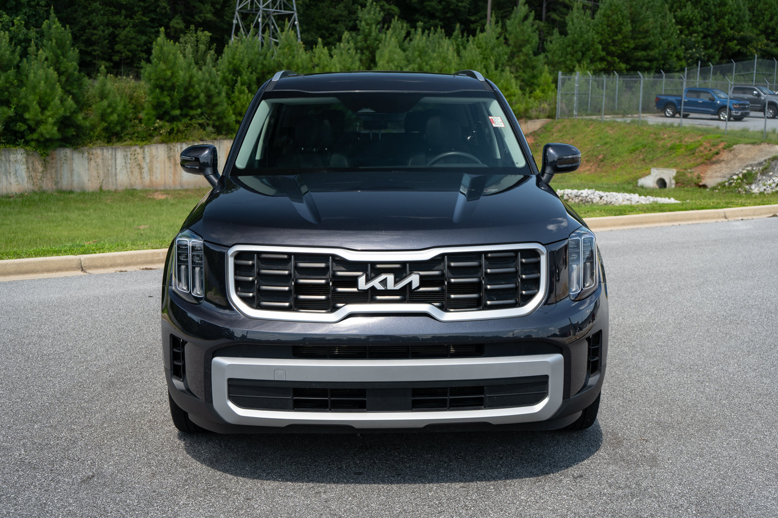 Used 2025 Kia Telluride S FWD image 2