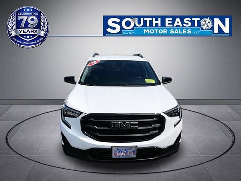 Used 2020 GMC Terrain SLT w/ Preferred Package FWD image 3