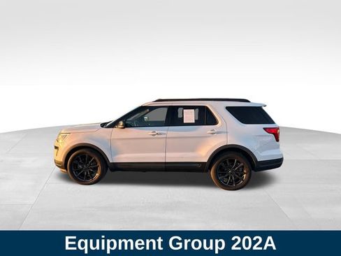 Used 2018 Ford Explorer XLT w/ Equipment Group 202A image 2
