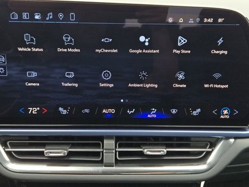 New 2026 Chevrolet Equinox EV LT AWD/4WD image 8