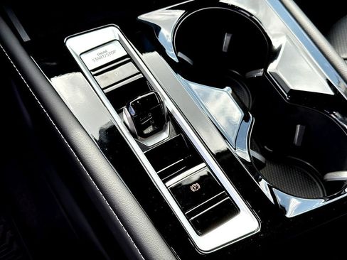 New 2026 Volkswagen Atlas SE FWD image 14