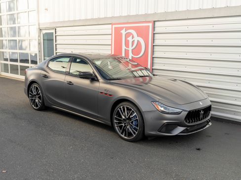 Used 2022 Maserati Ghibli Trofeo image 44