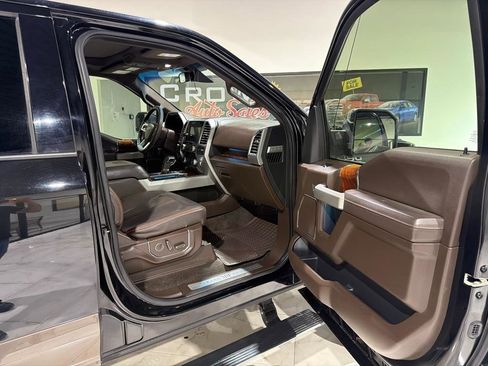 Used 2016 Ford F150 King Ranch w/ Equipment Group 601A Luxury AWD/4WD image 18