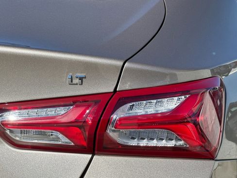 Used 2024 Chevrolet Malibu LT image 11