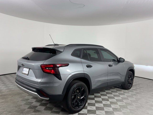 Used 2025 Chevrolet Trax LT FWD image 5