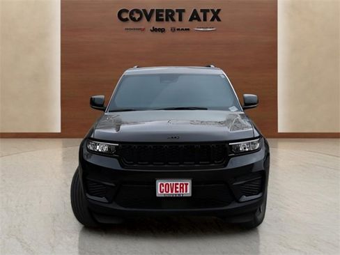 New 2025 Jeep Grand Cherokee Altitude image 8