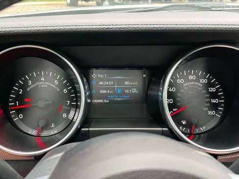 Certified 2018 Ford Mustang GT w/ Black Accent Pkg RWD image 33