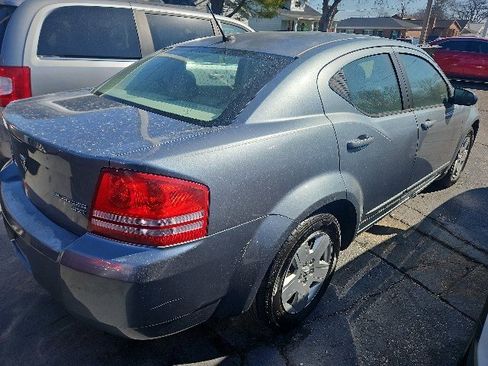 Used 2010 Dodge Avenger SXT image 3