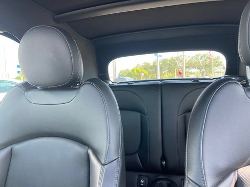 Used 2019 MINI Cooper S w/ Signature Upholstery Package FWD image 16