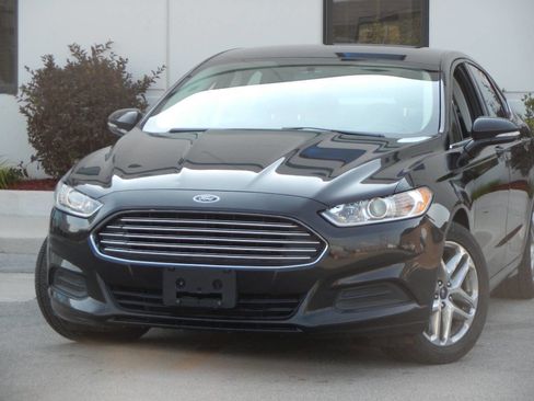 Used 2013 Ford Fusion SE image 3