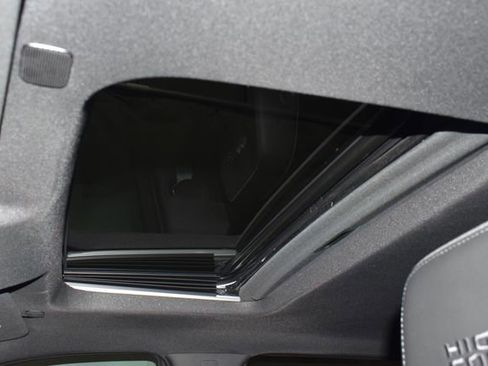 Used 2020 Chevrolet Silverado 1500 High Country w/ Safety Package II image 15