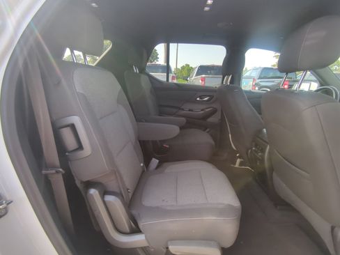 Used 2023 Chevrolet Traverse LT AWD/4WD image 10