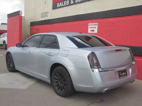 Used 2013 Chrysler 300 RWD image 7