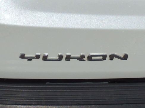 Used 2021 GMC Yukon XL Denali w/ Denali Ultimate Package image 12