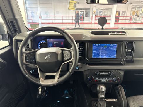 Used 2022 Ford Bronco Big Bend image 16