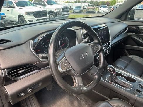 Used 2023 Chevrolet Traverse RS AWD/4WD image 16