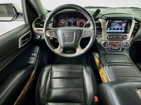 Used 2015 GMC Yukon Denali w/ Touring Package AWD/4WD image 24
