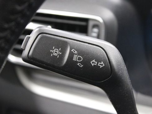 Used 2020 Ford Explorer XLT w/ Equipment Group 202A image 26