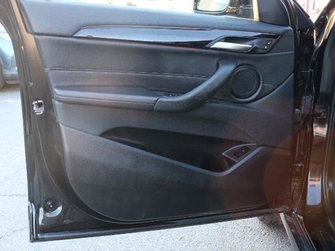 Used 2018 BMW X2 sDrive28i w/ Convenience Package image 9