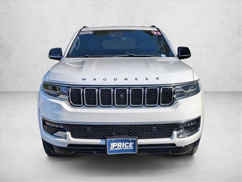 Used 2023 Jeep Wagoneer L 4WD w/ Premium Group I image 2