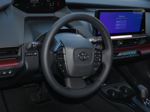 New 2026 Toyota Prius HybridXSE image 4