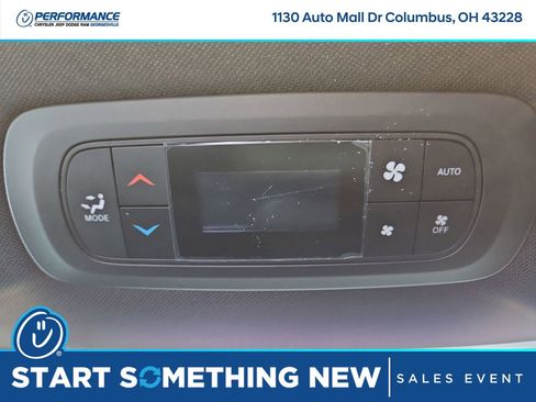 New 2026 Chrysler Pacifica Select image 16