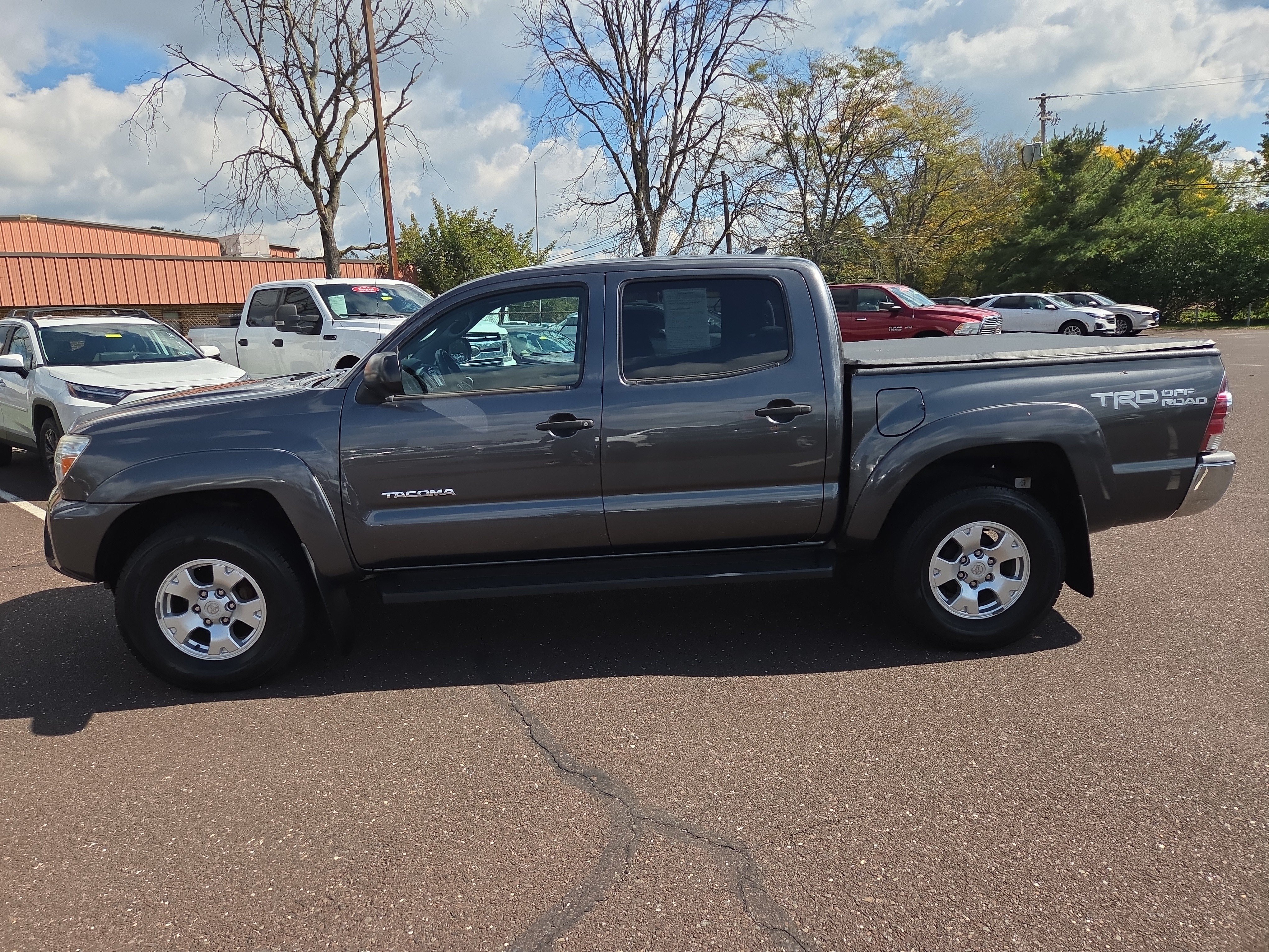 Used 2014 Toyota Tacoma 4x4 Double Cab w/ TRD Off-Road Package image 6