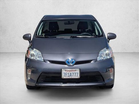 Used 2014 Toyota Prius Three FWD image 2