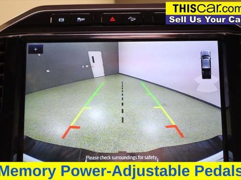 Used 2022 Ford F250 Lariat w/ Black Appearance Package AWD/4WD image 21