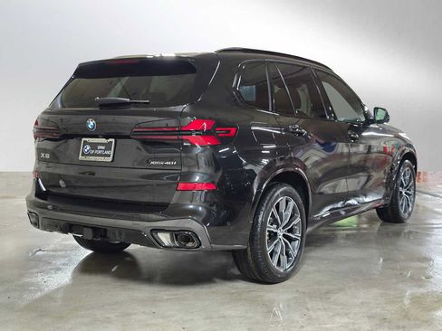 Used 2026 BMW X5 xDrive40i w/ M Sport Package AWD/4WD image 3