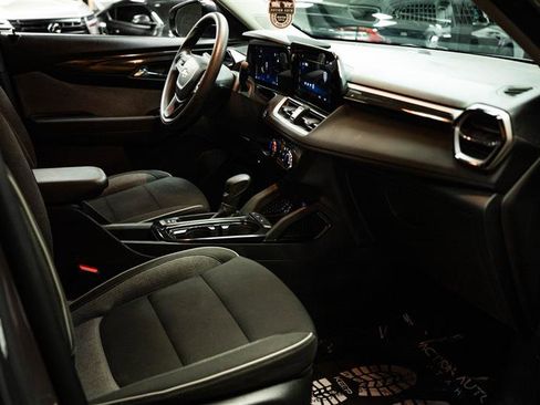 Used 2024 Chevrolet TrailBlazer LS image 12