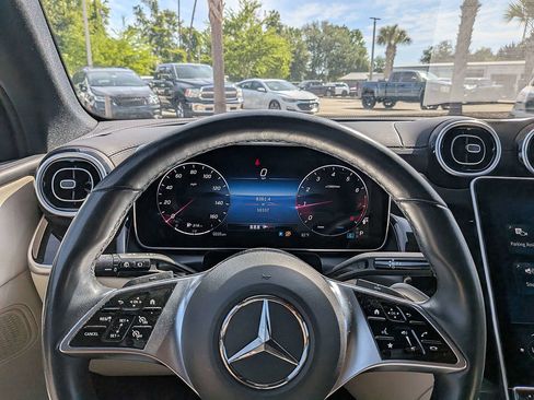 Used 2024 Mercedes-Benz GLC 300 4MATIC image 28