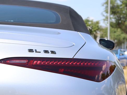Used 2022 Mercedes-Benz SL 63 AMG Roadster image 14