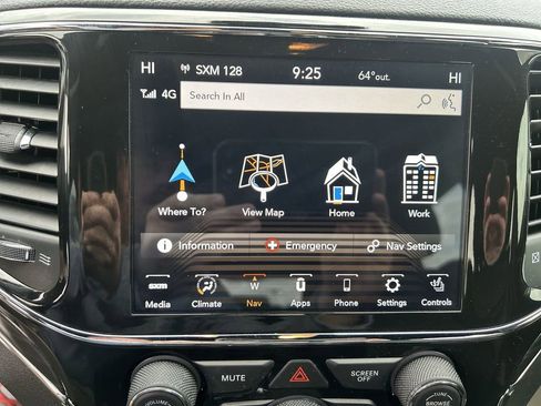 Used 2022 Jeep Grand Cherokee Limited w/ Tech Group image 24