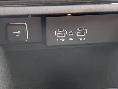 Used 2024 Jeep Wagoneer L 4WD w/ Premium Group I image 23