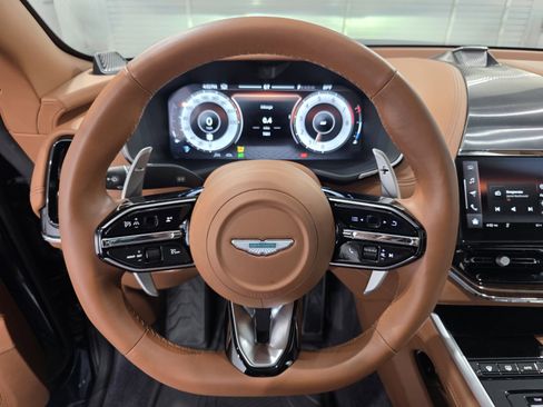Used 2025 Aston Martin DBX 707 image 11