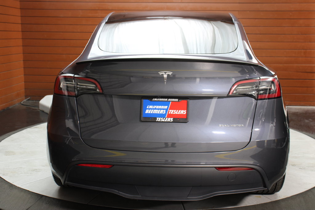 Used 2023 Tesla Model Y Performance AWD/4WD image 1