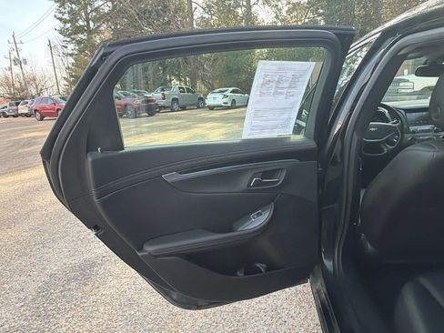 Used 2019 Chevrolet Impala LT w/ LT Convenience Package image 22