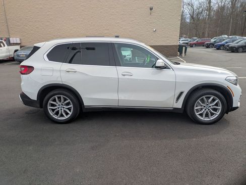Used 2023 BMW X5 xDrive40i w/ Premium Package image 4