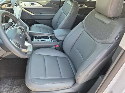 New 2026 Ford Explorer Active w/ Active Comfort Package AWD/4WD image 16