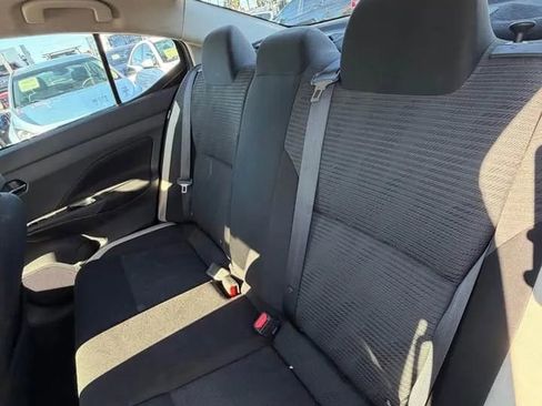 Used 2021 Nissan Versa SV image 8