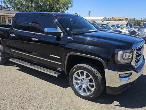 Used 2018 GMC Sierra 1500 SLT image 2
