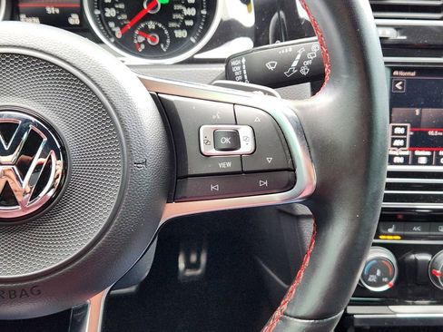 Used 2019 Volkswagen GTI SE image 17